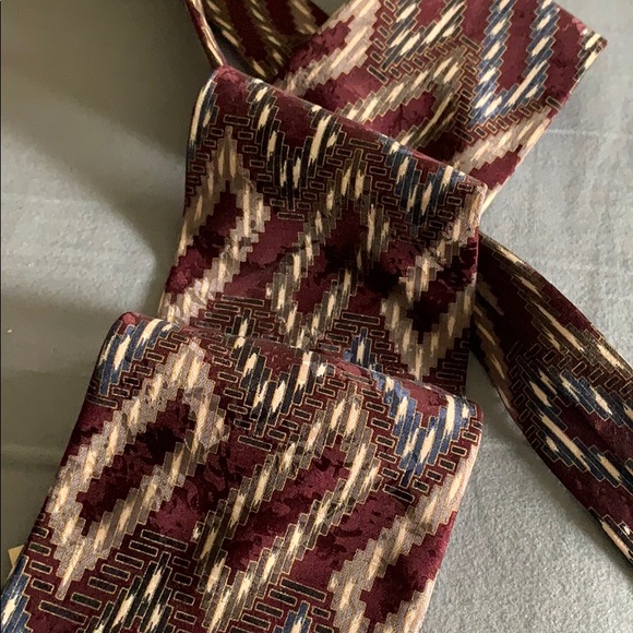 NWT JOHN CLARENDON Tie * All Silk * Italian - Picture 8 of 8